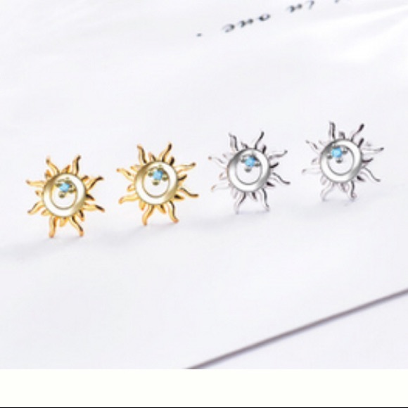 Jewelry - 3/$30 Set of Two Sunburst Earrings